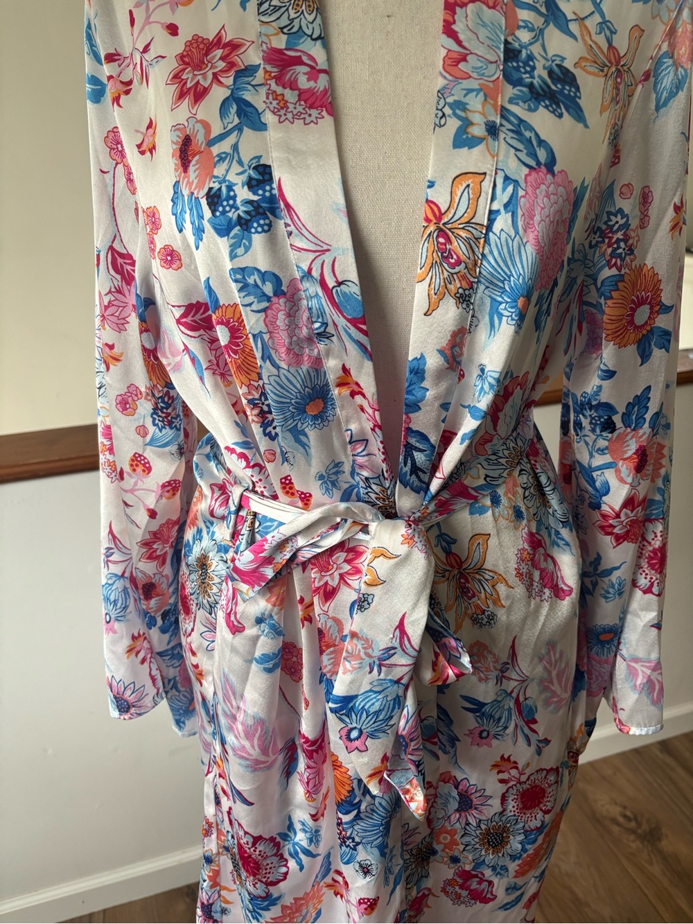 Tolani Collection Satin Floral Robe - Picture 5 of 11